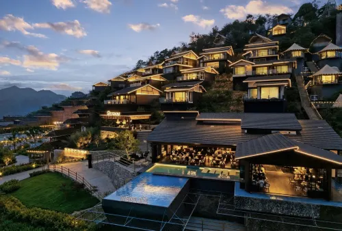 Guishu · RETURN Hidden World Hotel (Jiuhuang Mountain Scenic Area) - vue sur la montagne