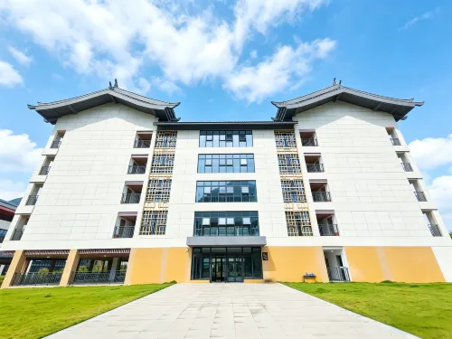 Luocheng Qinglian Apartment (Chenglong Lake) - Mountain view