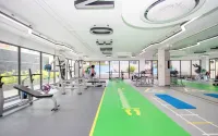 Luxury Pool View 2BR Condo - Gym