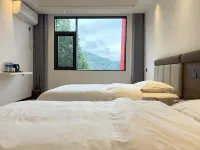 Yinghu Shiguang Homestay (Yinghu Scenic Area South Gate Parking Lot) - Mountain view