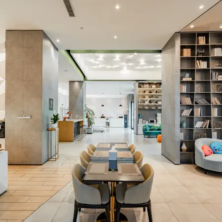 Lereal Inn (Ningbo East New Town Convention and Exhibition Center)