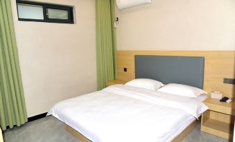 Lanyun Tiancheng Hotel ((Dazhaoshan National Forest Park International E-commerce Industrial Park))