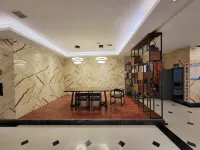 Night Lang Wisdom Hotel