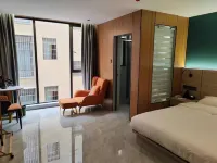 Lingshan Jinbai Hotel (Luwu Town)