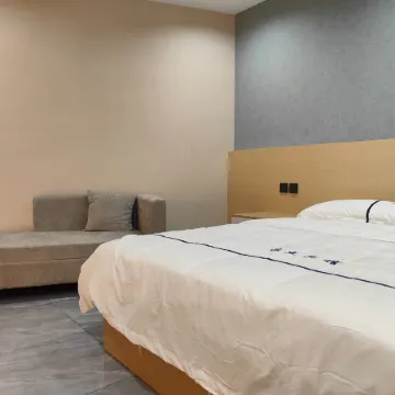 Shell Hotel (Quannan County Zhanqian Road)