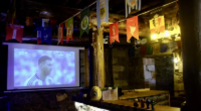 FlowerFields Bar&Cafe&Guesthouse