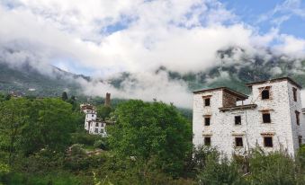 Danba Boer View Homestay