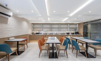 HanTing Hotel (Shanghai Jinqiao International Business Plaza) - Housity