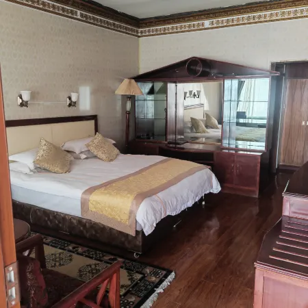 Dingri Everest Snow Leopard Inn