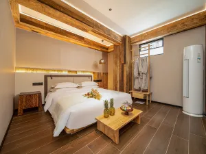 Guyue Suqing Homestay (Libo Ancient Town Branch)