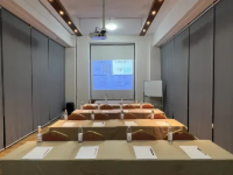 Milan Junyi Hotel