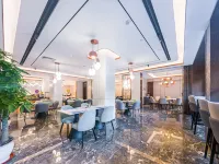 Yitel Collection Hotel (Jinan Daming Lake Baotu Spring) Отели рядом с достопримечательностью «Озеро Пяти драконов»
