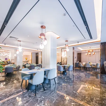 Yitel Collection Hotel (Jinan Daming Lake Baotu Spring) Отели рядом с достопримечательностью «Озеро Пяти драконов»