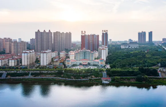 唐河東正藍灣國際飯店