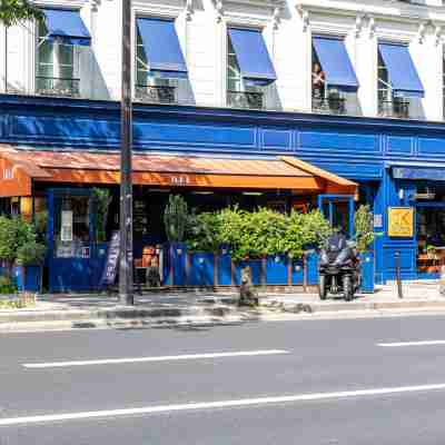 1K Paris Hotel Exterior