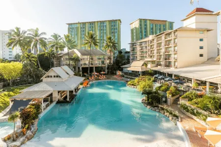 Novotel Cairns Oasis Resort