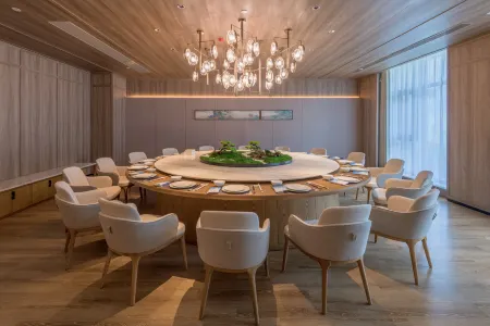 Dengfeng Zhongzhou Intermega Shaolin Hotel Отели в г. Денфен