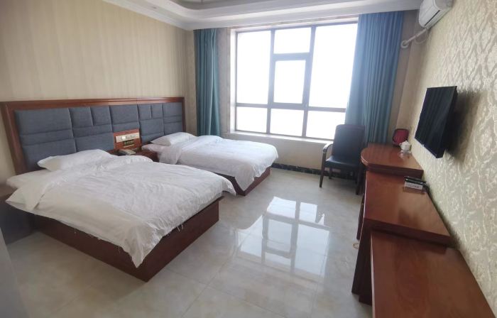 Longyun Hotel