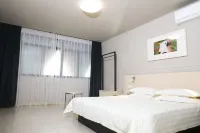 Jinjiang Inn (Tongcheng Road Central Passenger Station) Hotel dekat Anqing Automobile Transport Co.， Ltd. Tongcheng Passenger Transport Branch