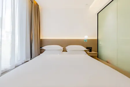 Qiansong Intelligent B&B (Huangshan scenic spot tangkou town branch) Отели рядом с достопримечательностью «Lion Peak»