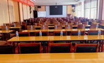 Chifeng zunya business hotel