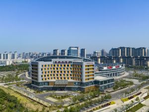 Huati Sunshine Hotel (Guoyang Sports Park)