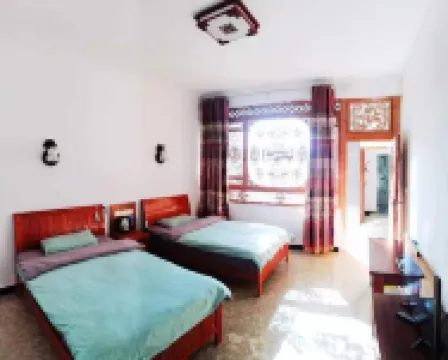Jizu Mountain Climbing Tree Inn