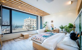 Weihai Cat Forest · Qiushui Homestay (International Coastal Baths Shandong University)