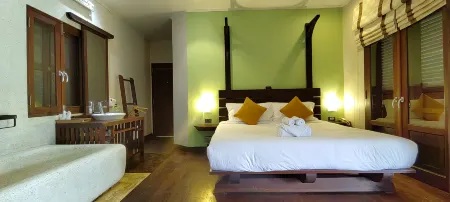 Ancient Luangprabang Hotel Отели рядом с достопримечательностью «Haw Pha Bang»