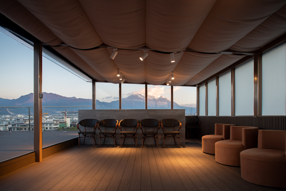 Da'anman Snow Mountain Panoramic Smart Hotel
