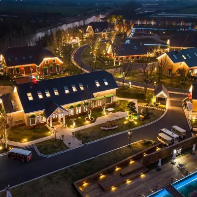 Lake Roli Resort Hotels near Holland Flower Park