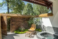 Zhuyin Qingcheng Hot Spring Resort Hotels near Chengdu Institute Sichuan International Studies University