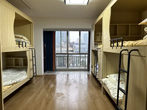 Changsha Chunfeng Shili Female Only Hostel (Helong Sports Center)