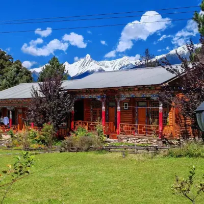 Bomi Yunsan Residence B&B (Gang Yunsan Forest Scenic Area Store) Hotels near Bomi Peach Blossom Valley