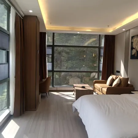 Naisa Grand Hotel