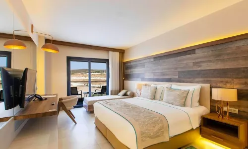 Design Plus Seya Beach Hotel