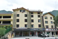 Yueju Hotel (Jiuzhaigou County Town Branch) - 2 tähden