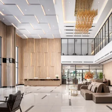 RIVA Hotel SHV Отели рядом с достопримечательностью «Пляж Очутель»