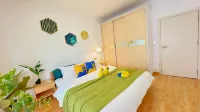 Huaren Yiju Shared Hotel (Enshi Railway Station Branch)