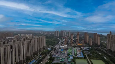 HanTing Hotel (Lu'an Yu'an District Wanda Plaza) Отели рядом с достопримечательностью «The Liuan Twin Towers»