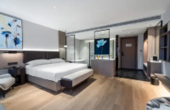 Ningbo Huayingyue Hotel (Tianyi Square City God Temple Commercial Pedestrian Street Store)