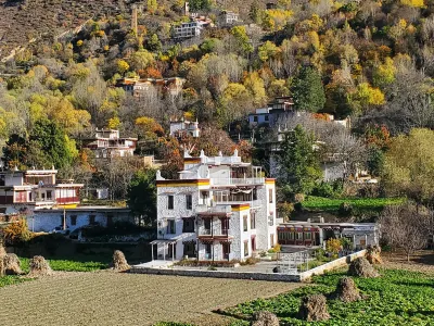 Danba Blue Bird Homestay Hotels near Moerduo Temple