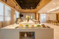 H Hotel - breakfast