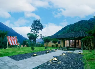 Maozai Bandao Yueshanju Hotel dekat Simianshan National Landscape and Famous Scenery
