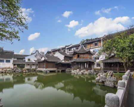 Yanguan Chaoyuezhicheng Xuande Gate Hotel Hotels in Haining