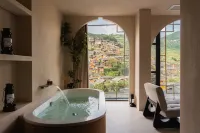 Suyan·Lishang Art Gallery B&B (Xijiang Thousand-Household Miao Village Viewing Platform Branch) - románticos