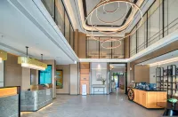 홈 인 플러스 호텔 (둥양 헝디엔 영화 도시 보행자 거리)