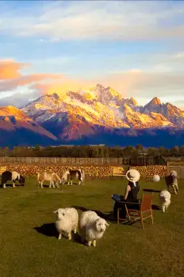 MountainTrip•Lijiang Snow Mountain Ranch Luxury Resort Hotel Hotels near Tuju Island Yulong Snow Mountain Nomadic Shili RV Self-Driving Campground