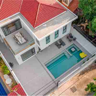 TML-วิลล่าทันสมัยใจกลางเมืองพัทยา - สระว่ายน้ำอิสระและกล่อง KTV Hotel Exterior