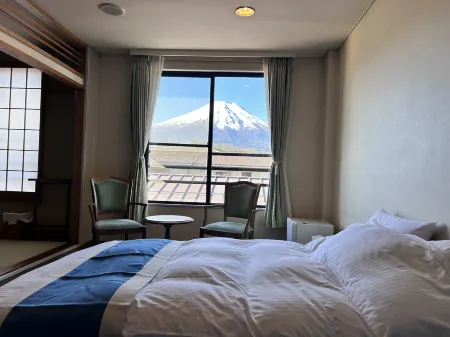 SHOSHU HOTEL Отели рядом с достопримечательностью «Yamanakako Onsen Benifuji no Yu hot spring»